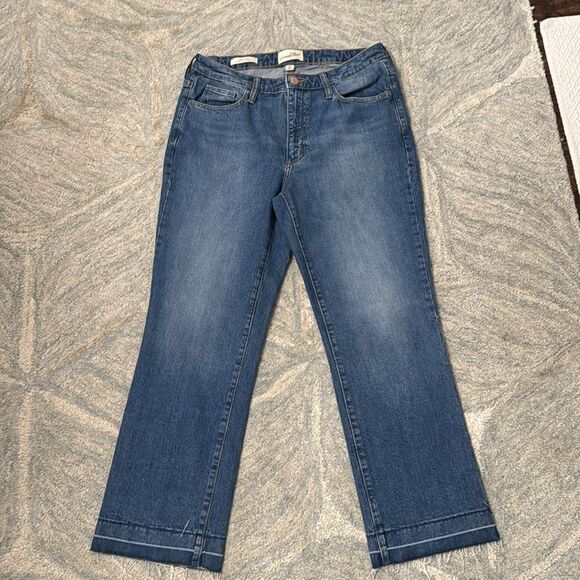 Universal Thread Ankle Bootcut Jeans size 6R- medium wash medium rise NWOT - Picture 1 of 11
